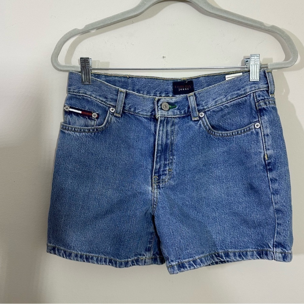 Tommy jeans sz 7 jean shorts mid shade. No distressing super nice